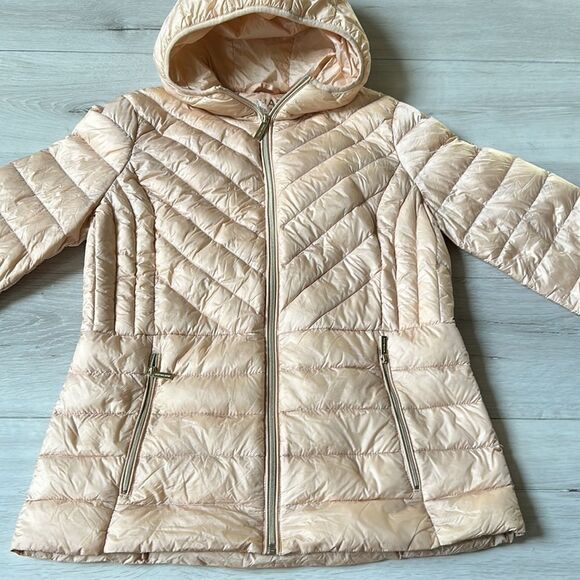 Micheal Kors Women Zip‎ Packable Down Jacket W/Hood Blush Sz S Gently Used - Picture 5 of 7